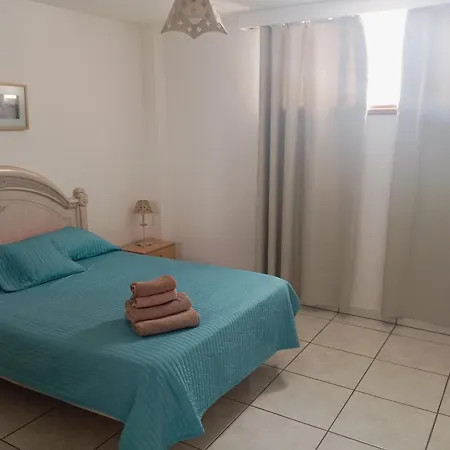 One Bedroom Diamantes Annemarie Cristianos *